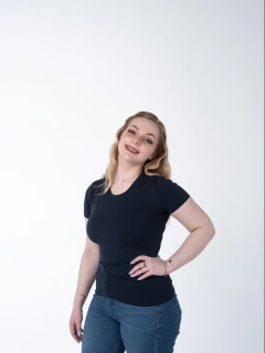 Темная-синяя женская футболка